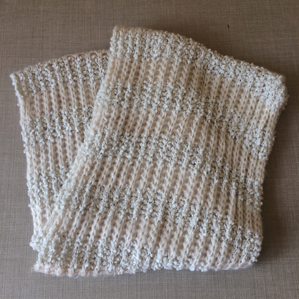 Double Loop Scarf - Picture 5 of 8